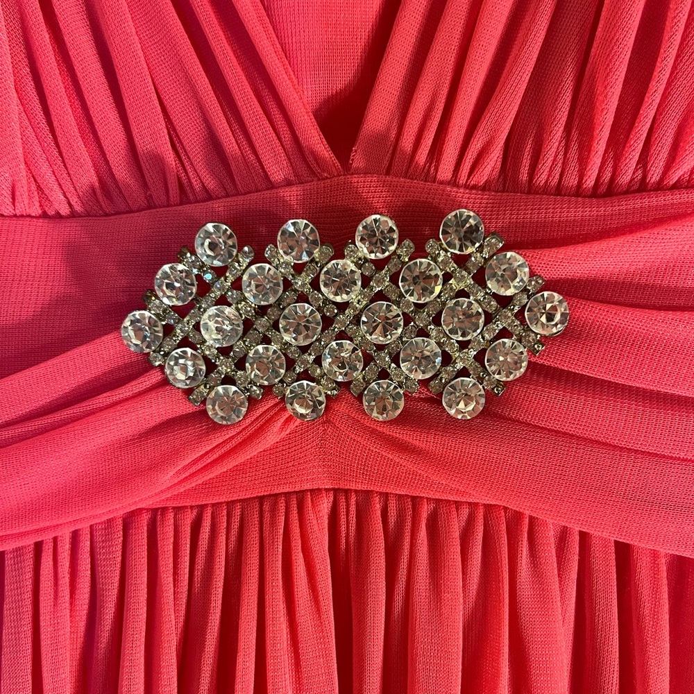 Elegant Hot Pink Dress with Jewel Accent - Picture 5 of 8
